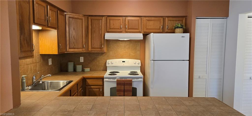 21150 Gertrude Ave S4 Property Photo 4