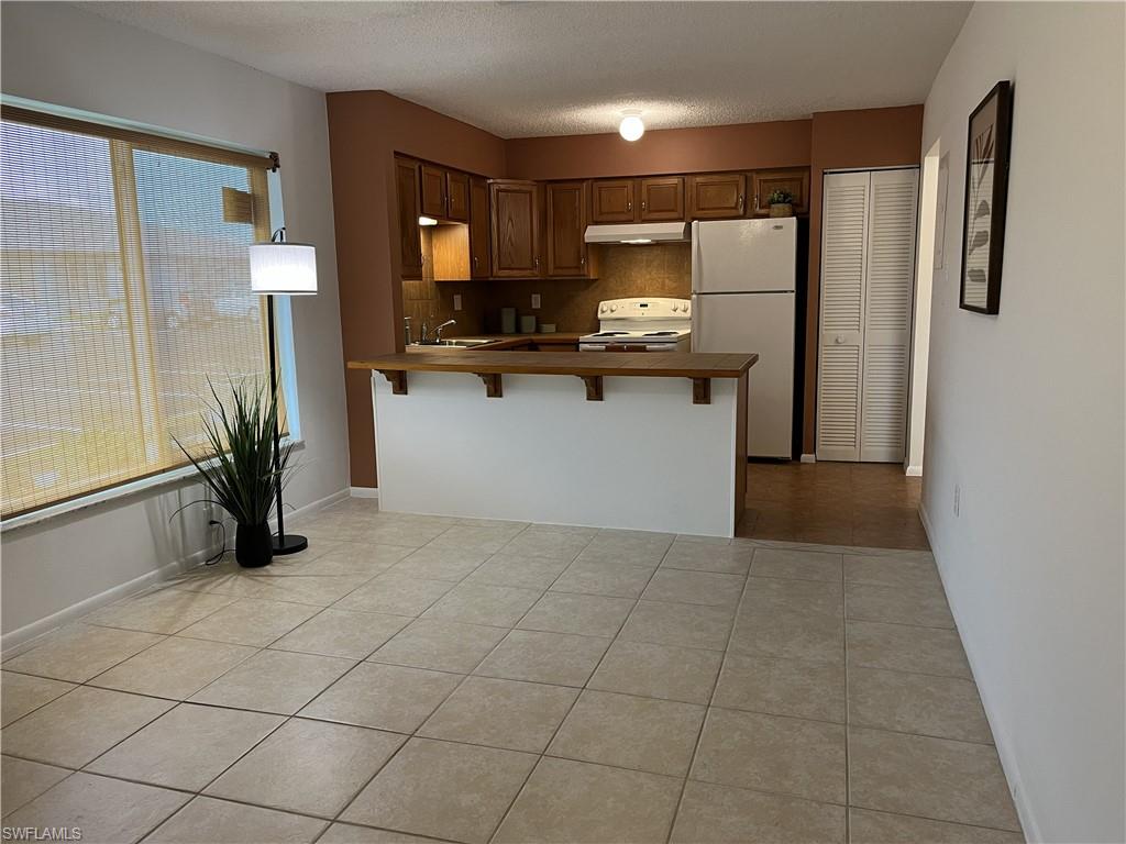 21150 Gertrude Ave S4 Property Photo 7