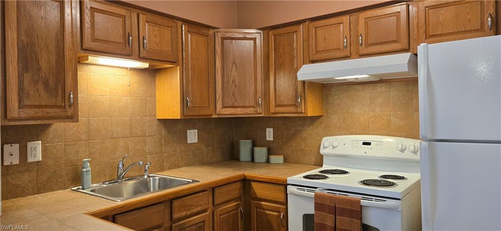 21150 Gertrude Ave S4 Property Photo 14