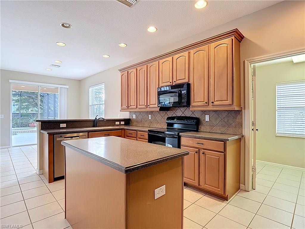 2798 Via Piazza Loop Property Photo 15