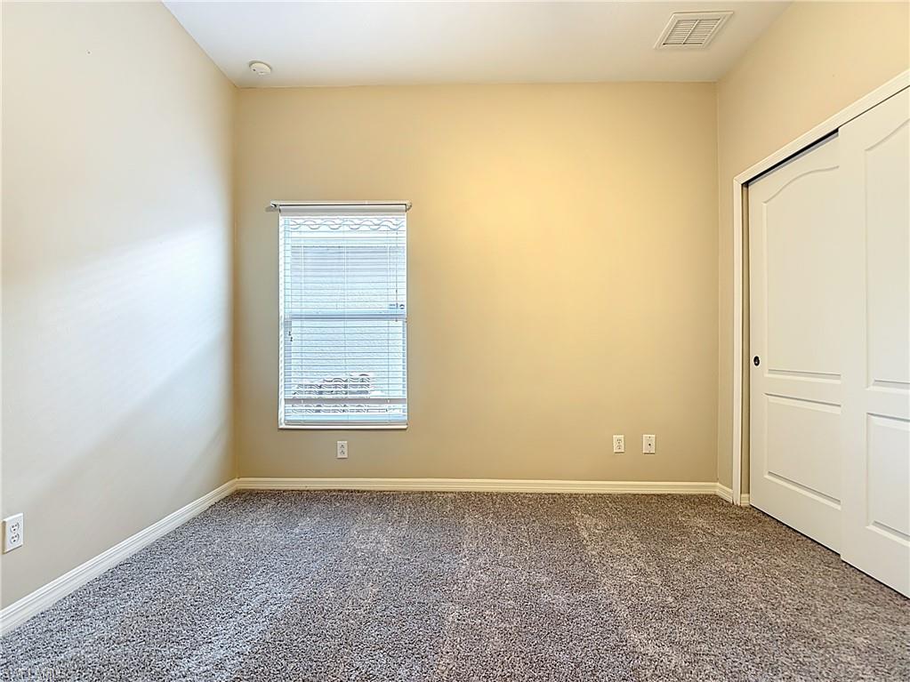 2798 Via Piazza Loop Property Photo 20