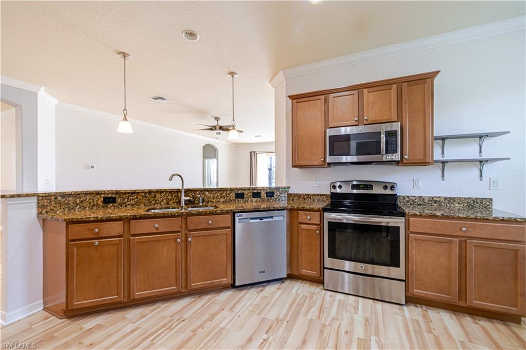 11318 Red Bluff Ln Property Photo 9