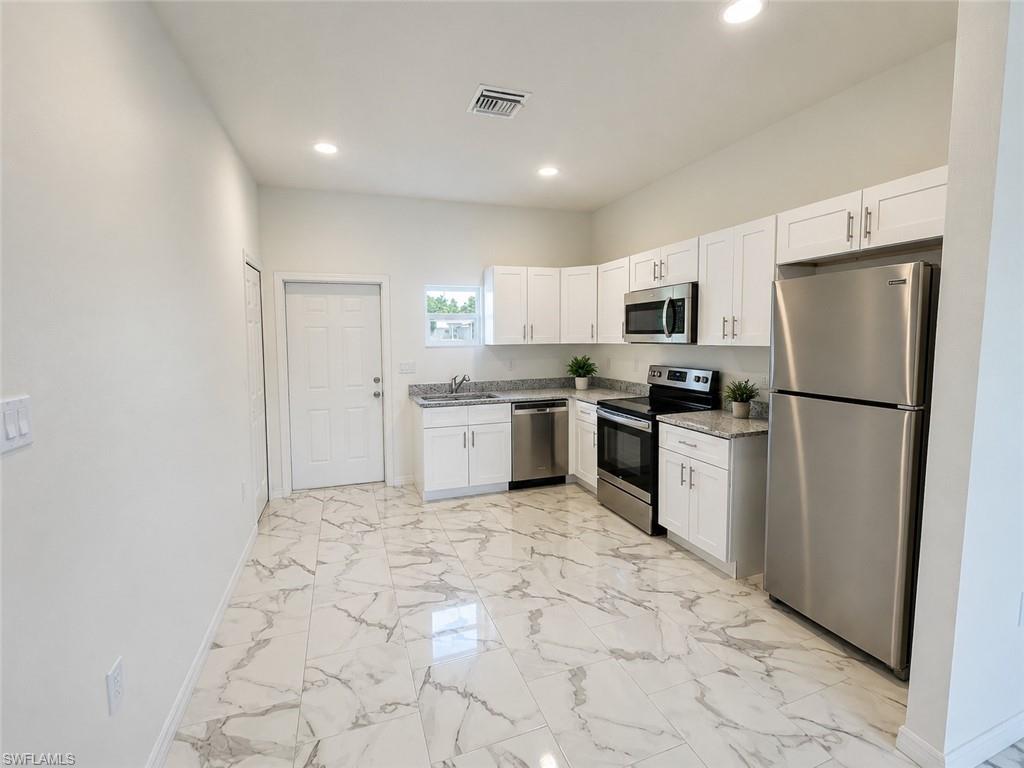 1138 Rambler St Property Photo 3