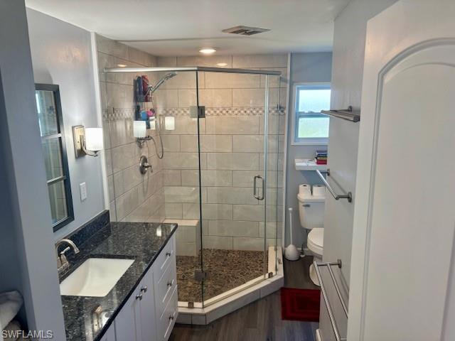 309 Shoreland Dr W Property Photo 7