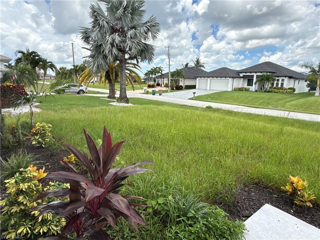 2325 Nw 37th Pl Property Photo 3