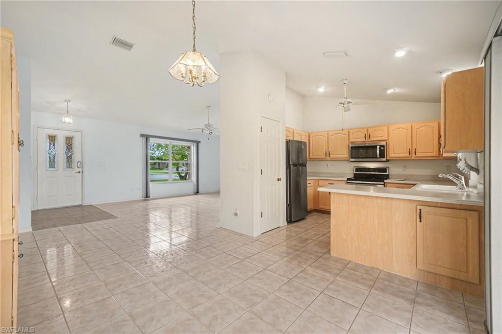 511 Trafalgar Pkwy Property Photo 13