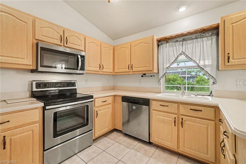 511 Trafalgar Pkwy Property Photo 15