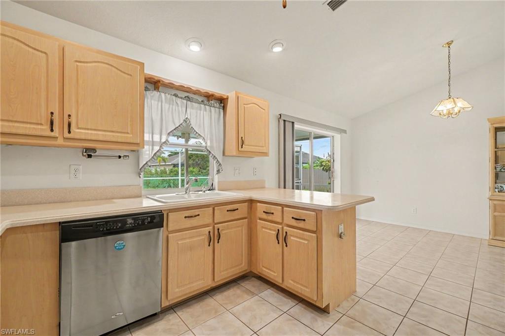 511 Trafalgar Pkwy Property Photo 16