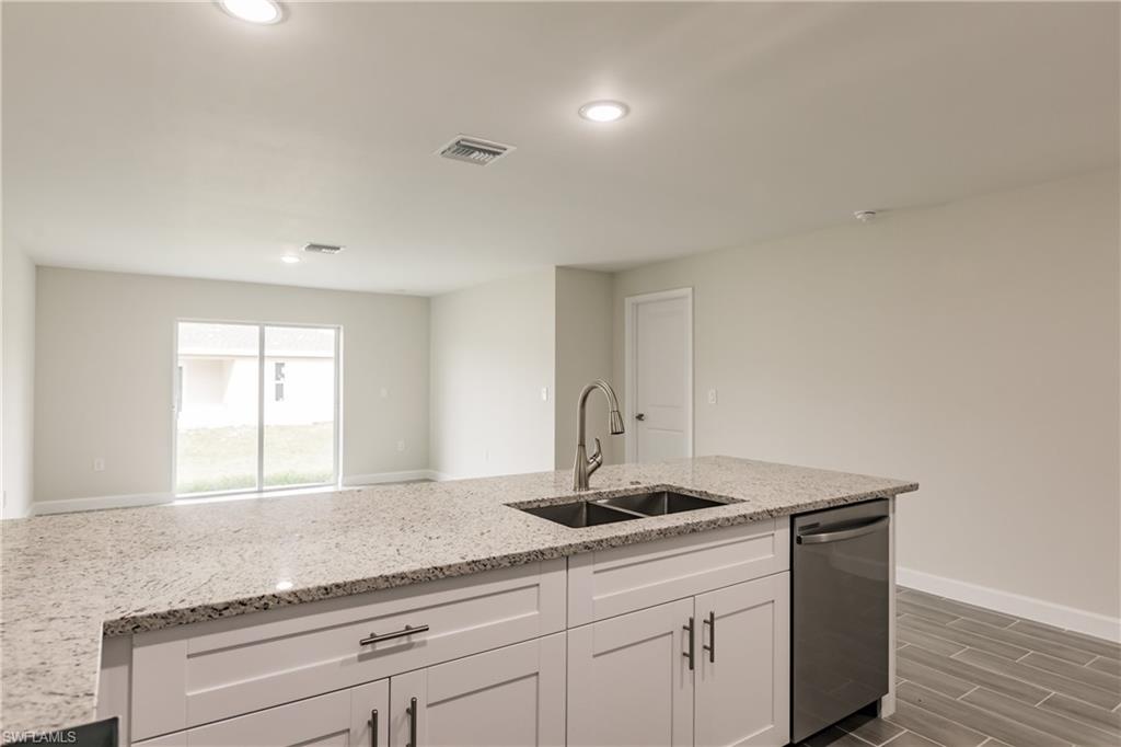 3833/3835 Kittyhawk Dr Property Photo 8