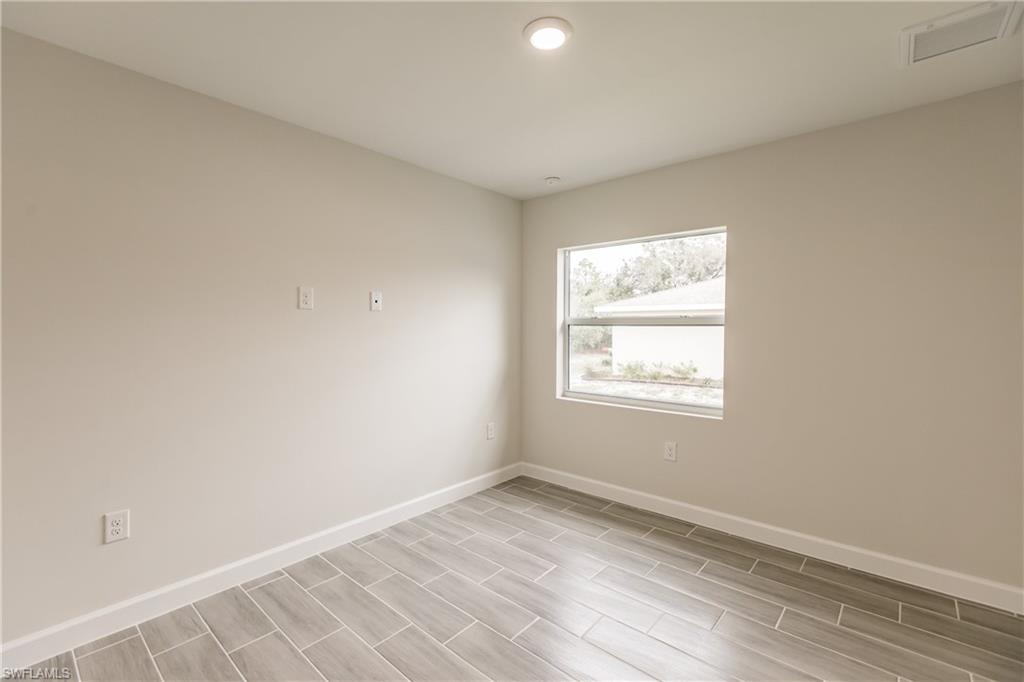 3833/3835 Kittyhawk Dr Property Photo 17