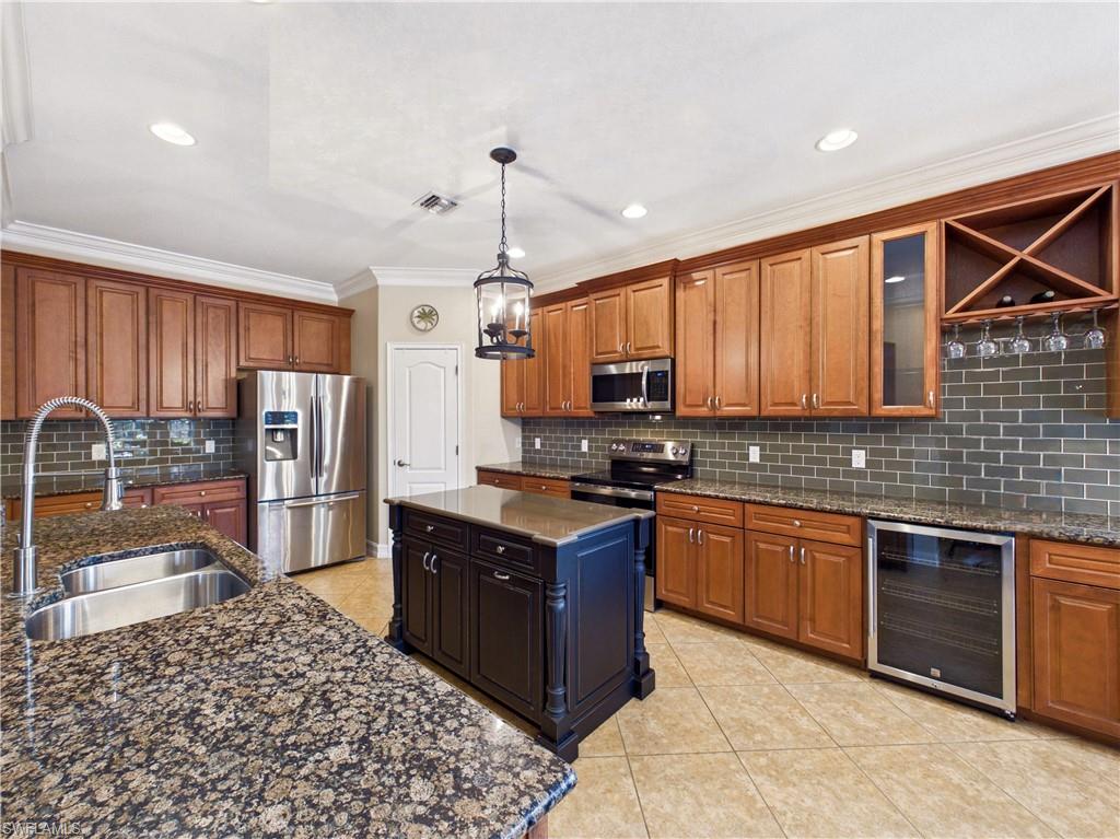 12369 Country Day Cir Property Photo 3