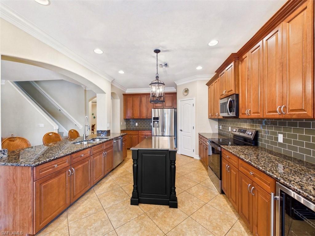 12369 Country Day Cir Property Photo 4