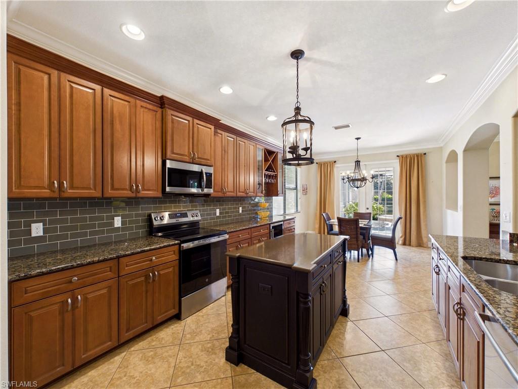 12369 Country Day Cir Property Photo 5