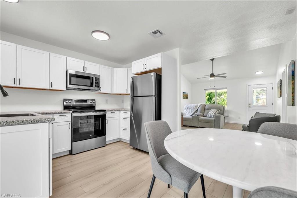 537 Capitol St Property Photo 10