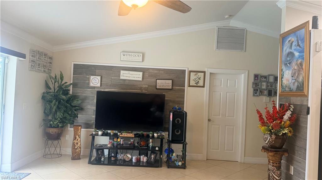 2230 Crystal Dr Property Photo 17