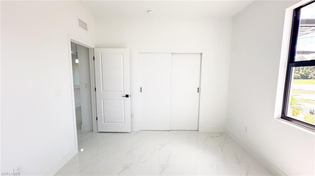 705 Avondale St E Property Photo 15