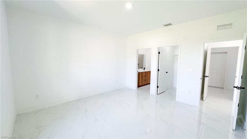 705 Avondale St E Property Photo 21
