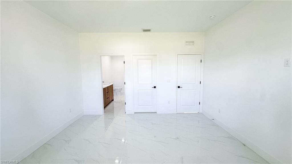 705 Avondale St E Property Photo 22