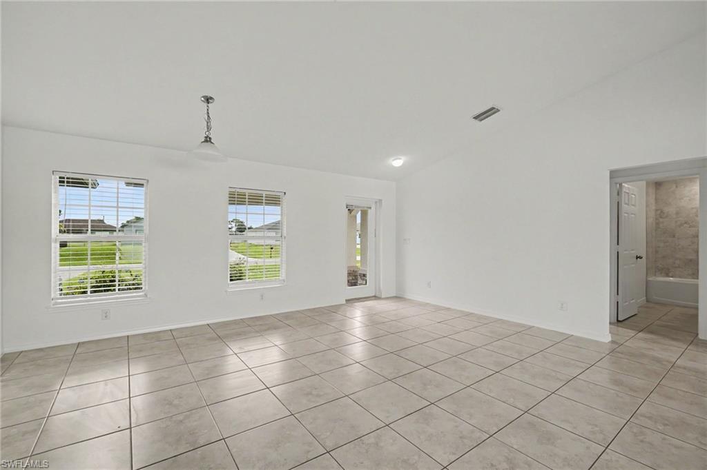 934 Nw 7th Ave Property Photo 5