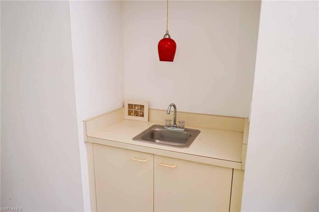 4510 Chantelle Dr J204 Property Photo 9