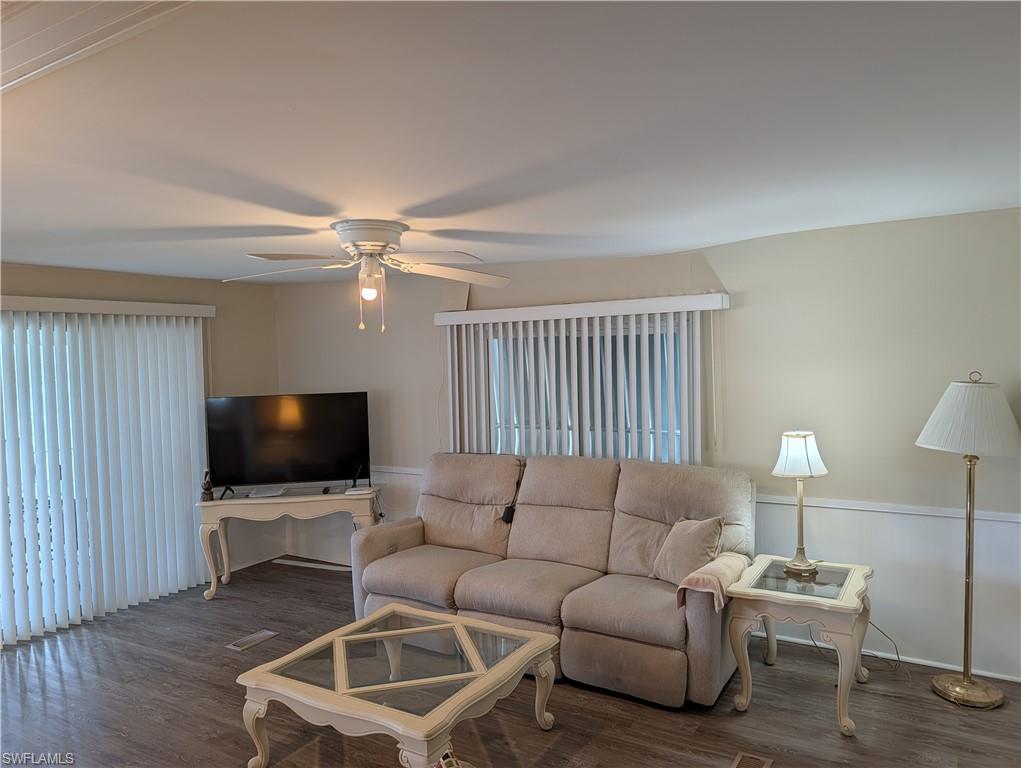 810 Hollyberry Ct Property Photo 2