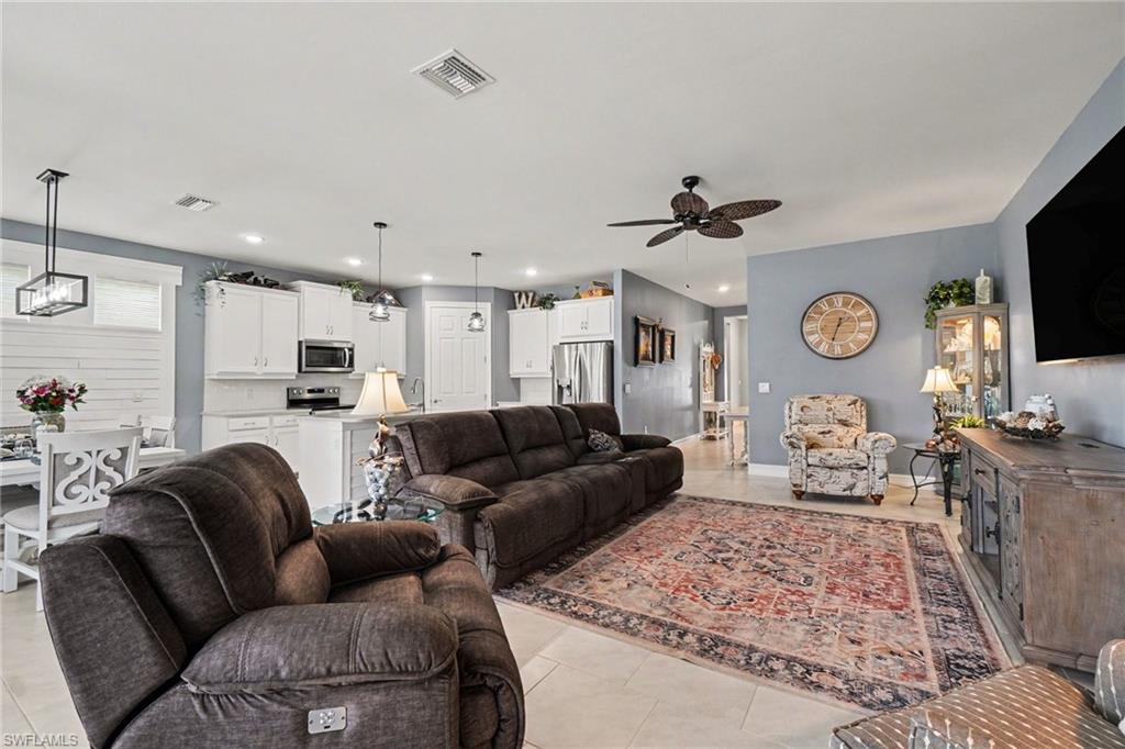 3156 Apple Blossom Dr Property Photo 5