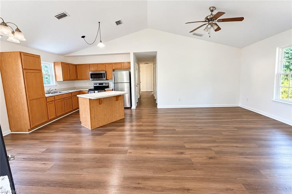1128 Powhattan St Property Photo 4