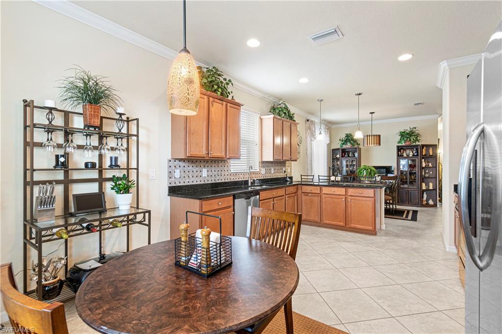 11430 Icarus Cir Property Photo 8