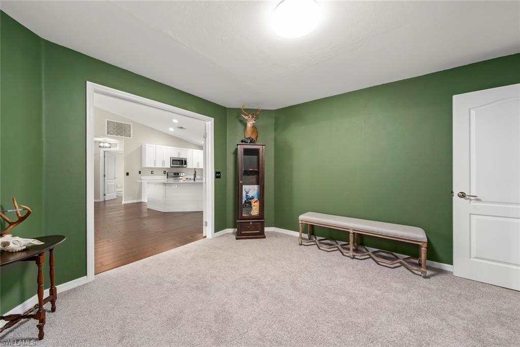 137 Napier Ave S Property Photo 15