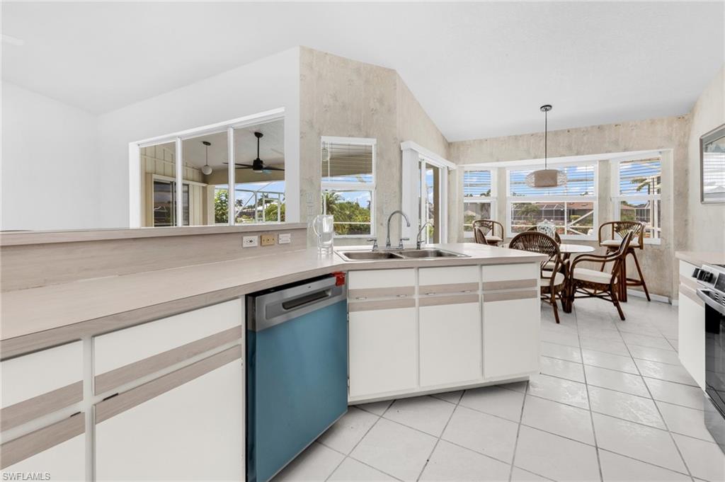 1352 Pine Siskin Dr Property Photo 18
