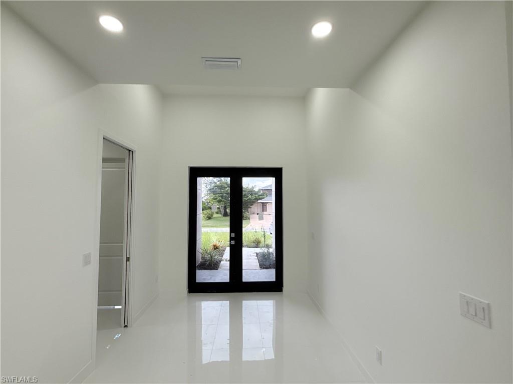 2418 Nw 25th St Property Photo 5