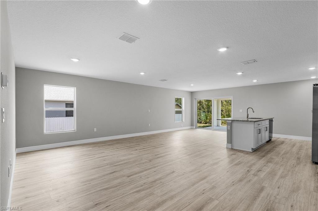 337 Woodburn Dr Property Photo 8