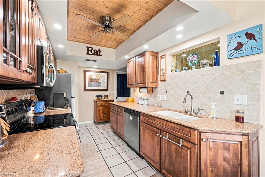 17880 Dracena Cir Property Photo 8