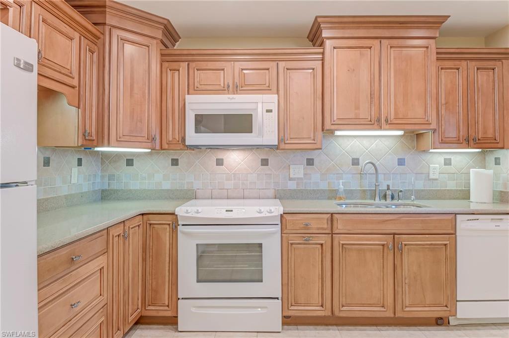 4940 Vincennes St 204 Property Photo 12
