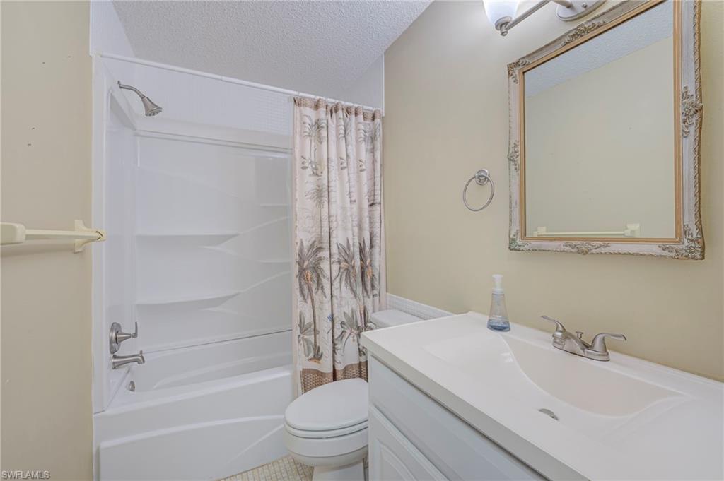 4940 Vincennes St 204 Property Photo 21