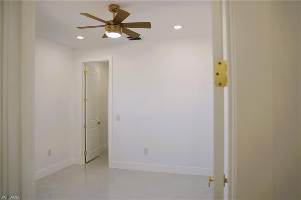 1214 Delores St E Property Photo 17