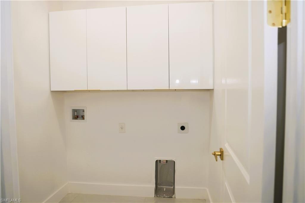 1214 Delores St E Property Photo 23