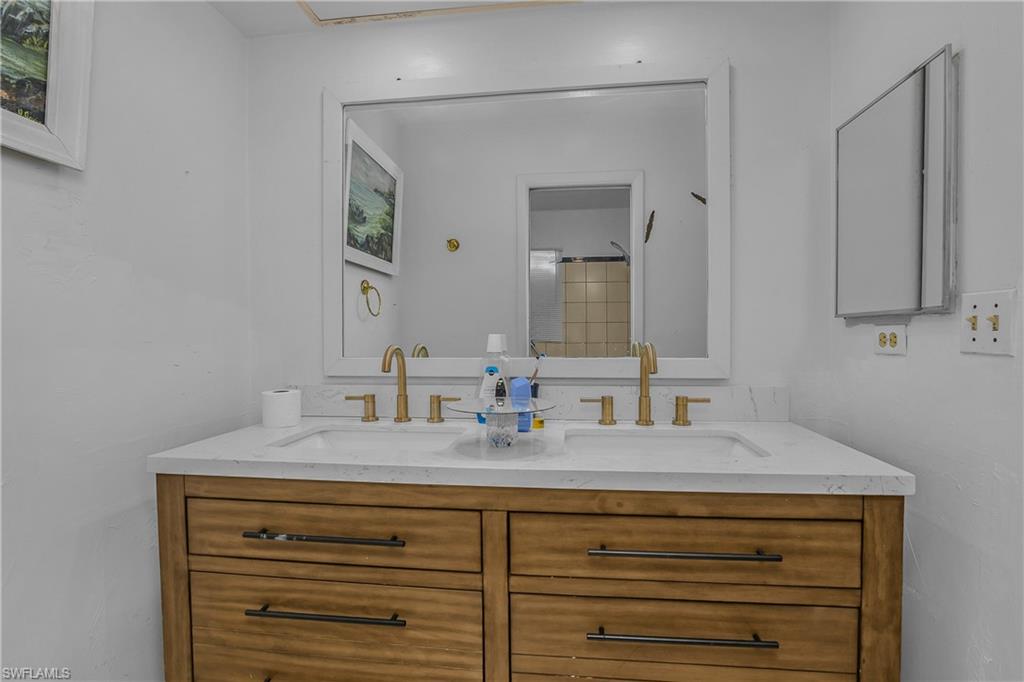 1121 Ne 11th Ter Property Photo 29
