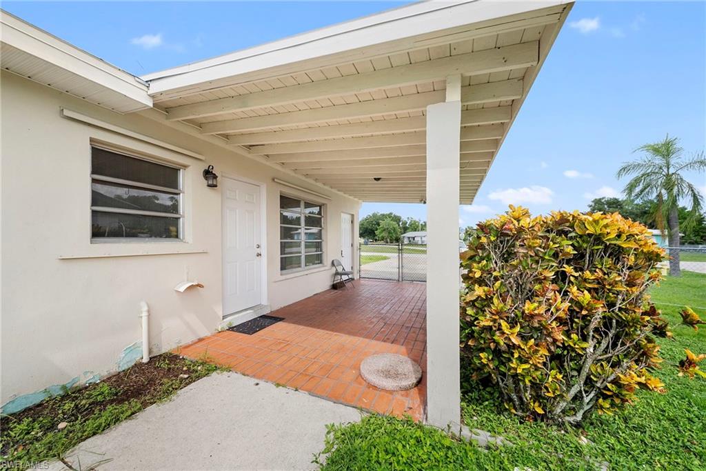 275 Lakeview Dr Property Photo 3