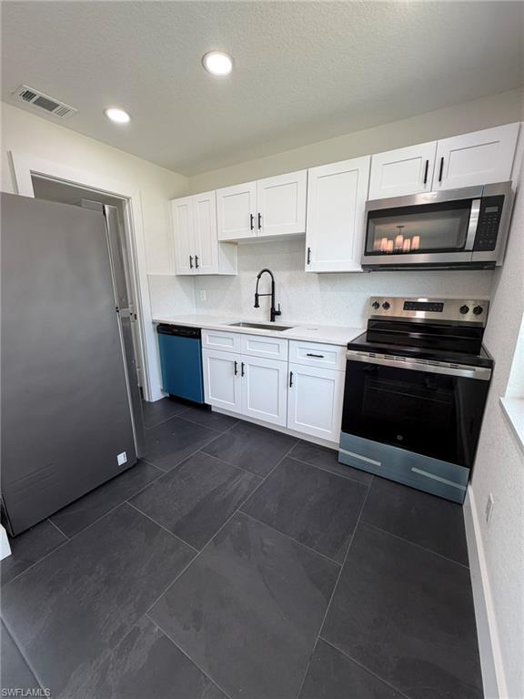 124 Andros St Property Photo 4
