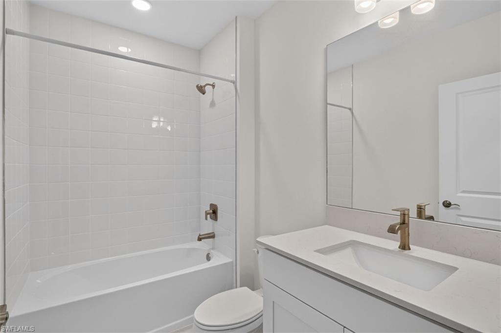 243 Lakeside Breeze Way Property Photo 9
