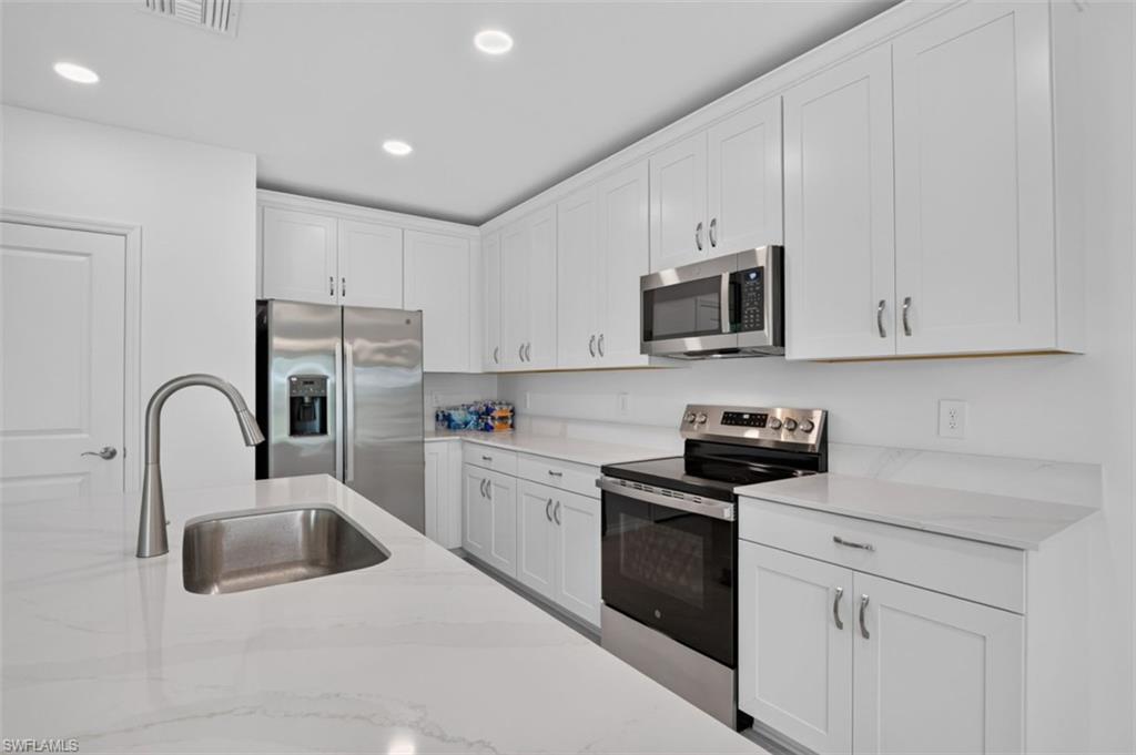 243 Lakeside Breeze Way Property Photo 12