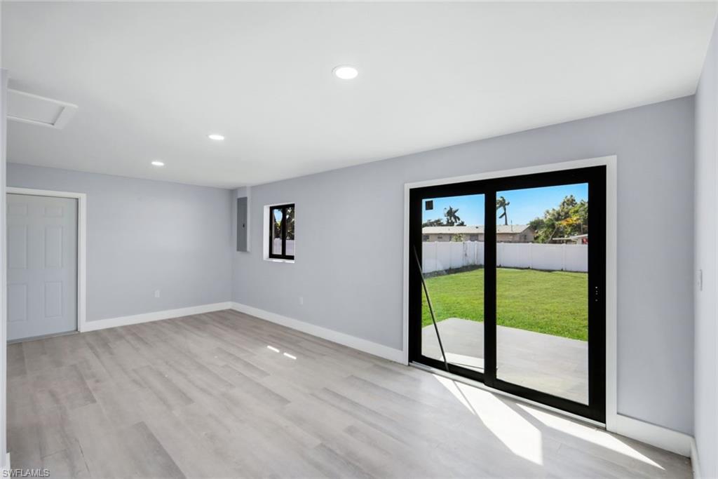 1389 Pine Ave Property Photo 11