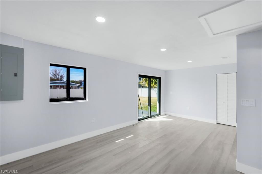 1389 Pine Ave Property Photo 12