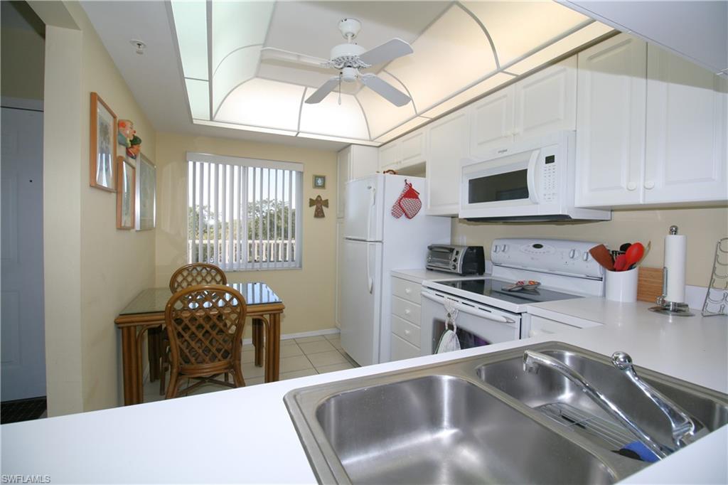 14931 Park Lake Dr 303 Property Photo 8
