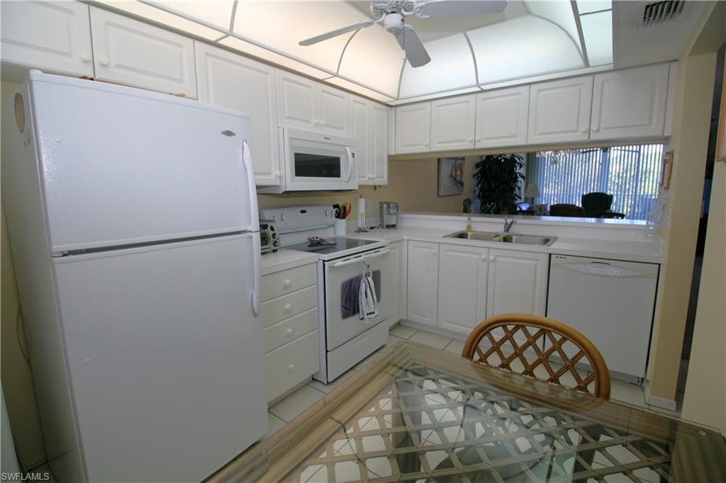 14931 Park Lake Dr 303 Property Photo 10