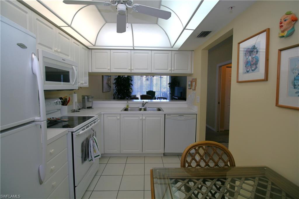 14931 Park Lake Dr 303 Property Photo 11