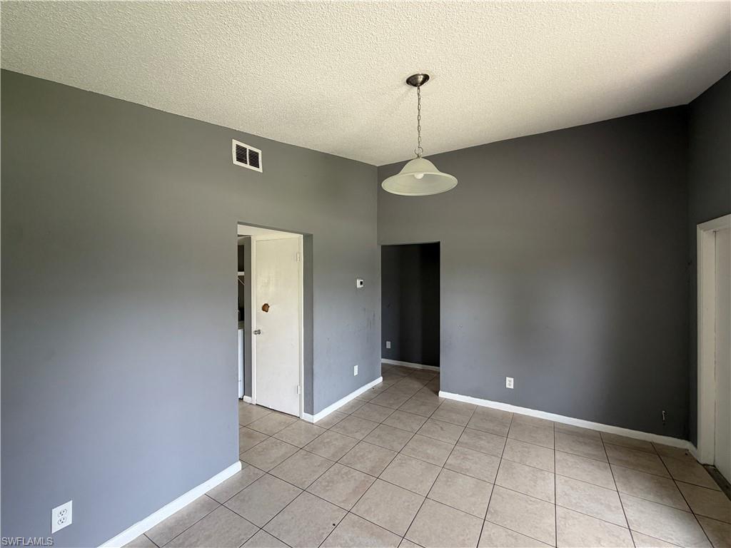 1123 Joel Blvd Property Photo 4