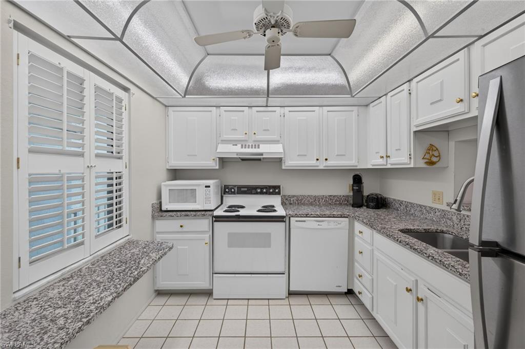1660 Pine Valley Dr 201 Property Photo 6
