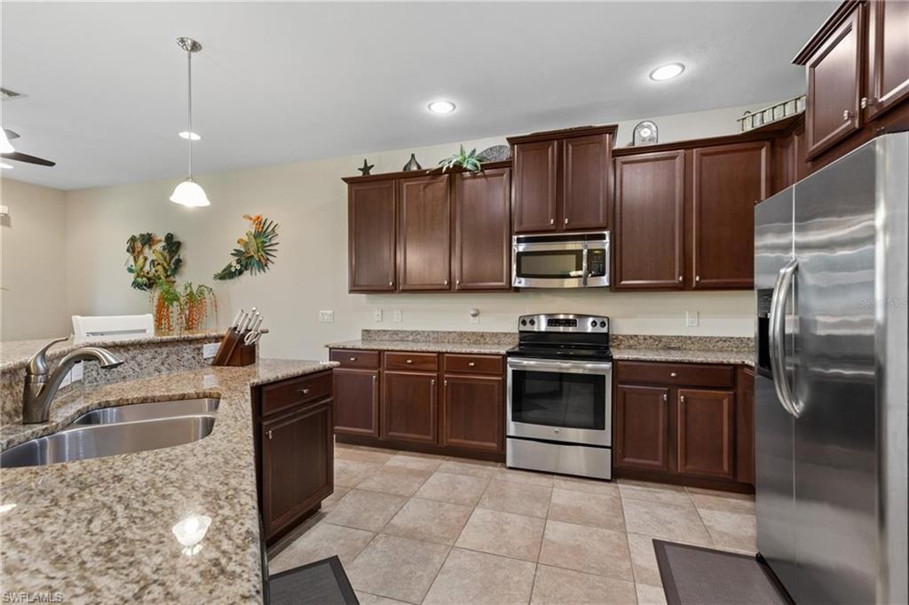12841 Seaside Key Ct Property Photo 4